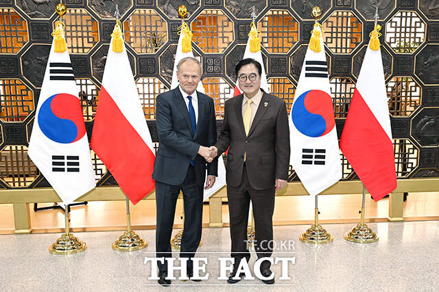 인사말 하는 도날드 투스크 폴란드 총리.