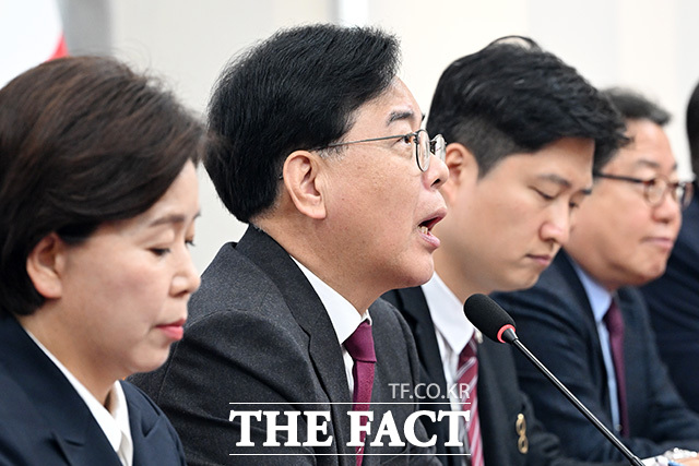 '당대표 없는 최고위' 모두발언하는 송언석 국민의힘 원내대표(왼쪽 두 번째).