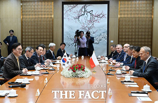 인사말 하는 도날드 투스크 폴란드 총리.