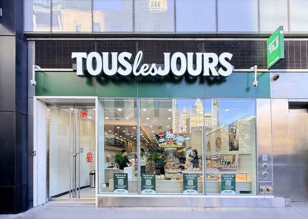 CJ와 롯데의 외식 계열사인 CJ푸드빌과 롯데GRS가 내수 침체를 뚫고 코로나19 이전 수준의 매출을 회복하며 가파른 성장세를 보였다. 이는 그룹의 모태이자 주력인 식품 계열사(CJ제일제당·롯데웰푸드)가 실적 정체로 고전하는 점과 대비된다. /CJ푸드빌