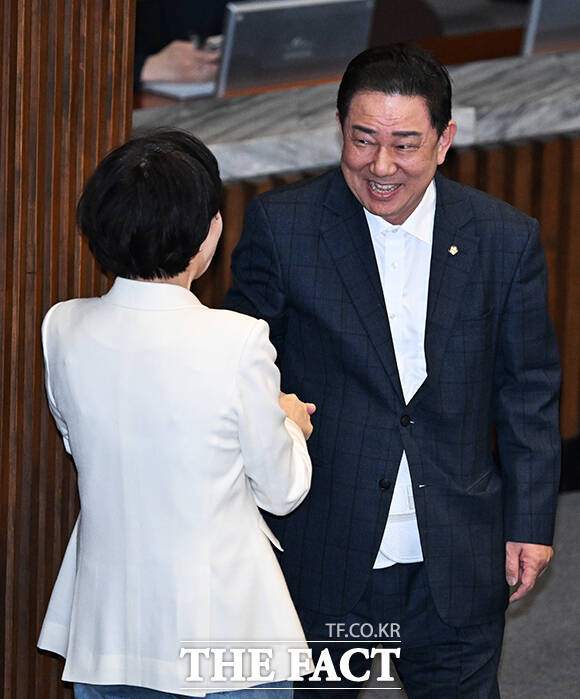 김병기 무소속 의원이 13일 오후 서울 여의도 국회에서 열린 제434회국회(임시회) 4차 본회의 교육·사회·문화에 대한 대정부질문에 참석하고 있다. /국회=배정한 기자