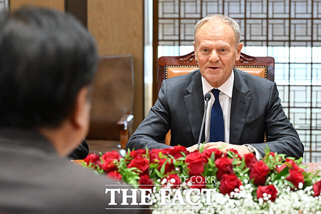 인사말 하는 도날드 투스크 폴란드 총리.