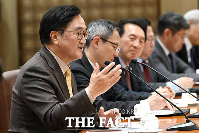 인사말 하는 도날드 투스크 폴란드 총리.