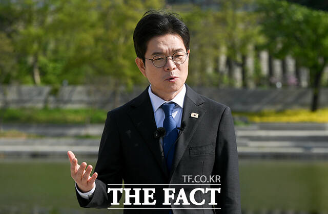 정원오 더불어민주당 서울시장 후보가 14일 오전 서울 용산구 국립중앙박물관 거울못 앞에서 문화관광 관련 공약 발표를 하고 있다. /박상민 기자