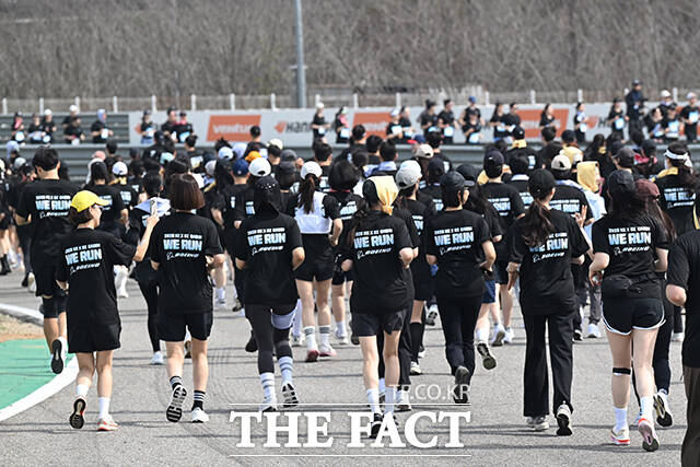 대한항공과 아시아나항공, 함께 달려요!