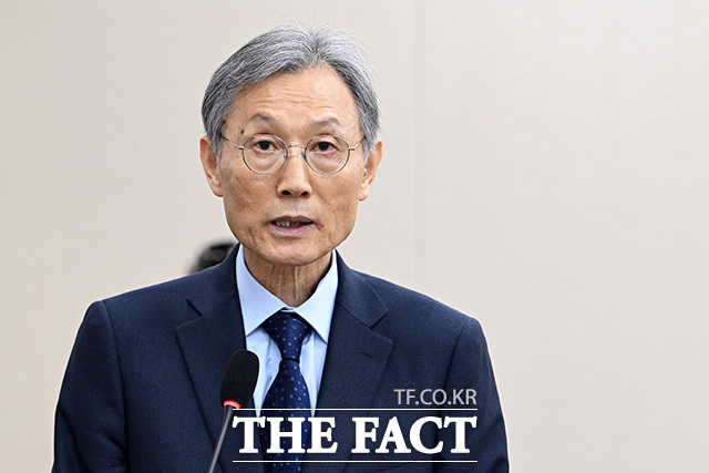 이재명 대통령은 14일 고광헌 방송미디어통신심의위원회 위원장에 대한 임명안을 재가했다. 고 후보자가 1일 오전 서울 여의도 국회 과학기술정보방송통신위원회에서 열린 인사청문회에 출석해 인사말을 하고 있다. /남용희 기자