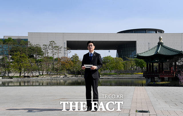 정원오 더불어민주당 서울시장 후보가 14일 오전 서울 용산구 국립중앙박물관 거울못 앞에서 문화관광 관련 공약 발표를 하고 있다. /박상민 기자