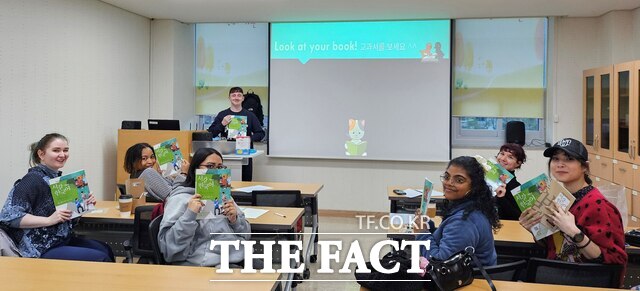 당진교육지원청은 13일 '2026 원어민 교사 한국어학당' 개강식을 개최했다. /당진교육지원청