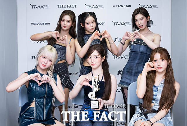 그룹 엔믹스(NMIXX)가 5월 11일 다섯 번째 미니 앨범으로 컴백한다. 사진은 지난해 9월 20일 마카오 아웃도어 퍼포먼스 베뉴에서 열린 '2025 더팩트 뮤직 어워즈'에 참석한 모습. /박헌우 기자