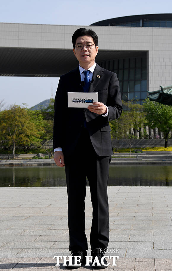 정원오 더불어민주당 서울시장 후보가 14일 오전 서울 용산구 국립중앙박물관 거울못 앞에서 문화관광 관련 공약 발표를 하고 있다. /박상민 기자