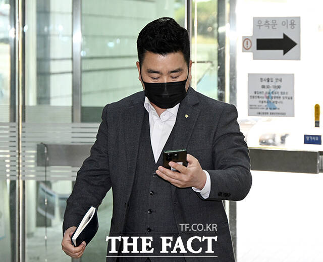 김현태 전 육군 특수전사령부 707특수임무단장이 14일 오후 서울 서초구 서울중앙지방법원에서 열린 내란중요임무종사 혐의 관련 공판에 출석하고 있다. /박헌우 기자