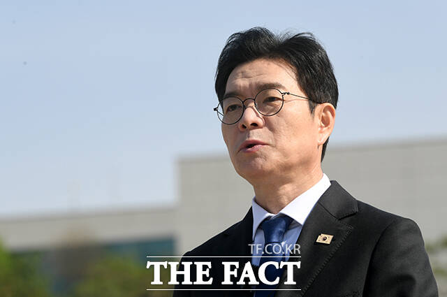 정원오 더불어민주당 서울시장 후보가 14일 오전 서울 용산구 국립중앙박물관 거울못 앞에서 문화관광 관련 공약 발표를 하고 있다. /박상민 기자