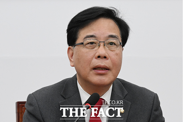 송언석 국민의힘 원내대표가 15일 오전 서울 여의도 국회에서 열린 '국민의힘·경제계 노동현안 간담회'에 참석해 발언을 하고 있다. /국회=김성렬 기자