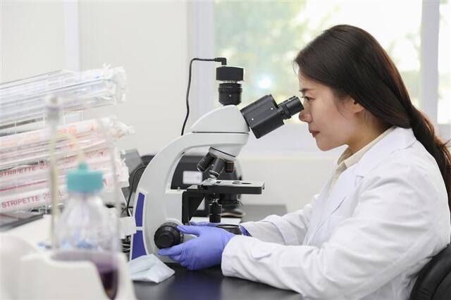 동아에스티와 앱티스가 올해 미국 암연구학회(AACR)에 9개의 포스터가 채택됐다고 9일 밝혔다. /앱티스