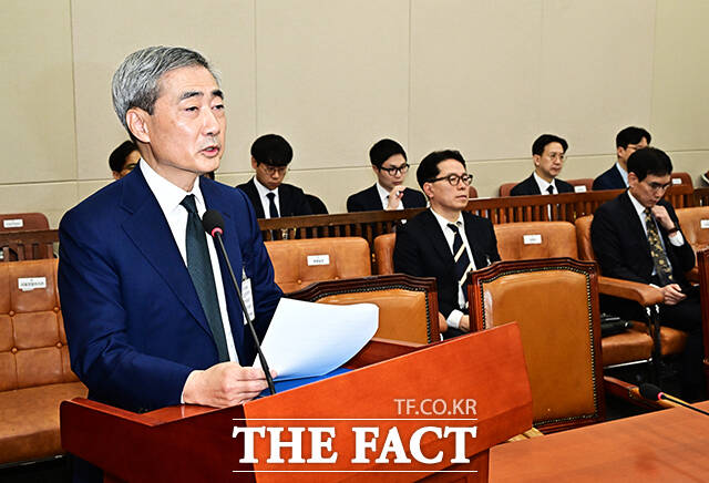 모두발언하는 신현송 한국은행 총재 후보자.