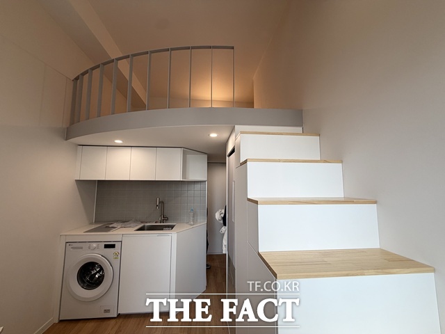 에피소드 컨비니 홍대는 가전·가구를 모두 갖춘 풀퍼니시드(Full-furnished) 구성이다. /공미나 기자