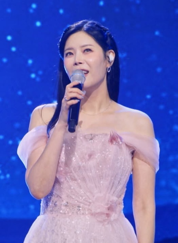 가수 린이 젤리피쉬엔터테인먼트와 전속계약을 체결했다. /린 소셜 미디어