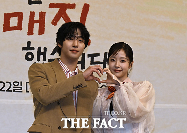 배우 안효섭(왼쪽)과 채원빈이 SBS 새 수목드라마 '오늘도 매진했습니다'에서 로맨스 호흡을 맞춘다. /송호영 기자