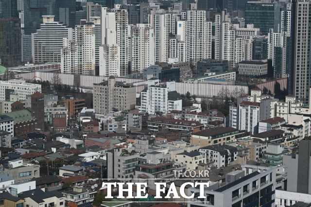 리얼하우스에 따르면 수도권은 소형 중심으로 재편되는 반면 지방은 대형 공급 비중이 수도권의 약 1.8배에 달하는 것으로 나타났다. /박헌우 기자
