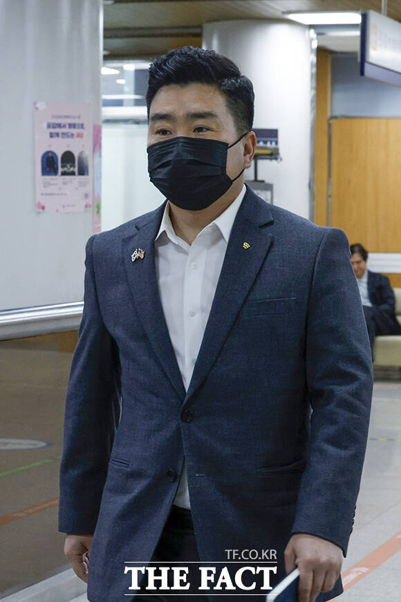 김현태 전 육군 특수전사령부 707특수임무단장이 16일 오전 서울 서초구 서울중앙지방법원에서 열린 내란중요임무종사 혐의 관련 공판에 출석하고 있다. /남윤호 기자