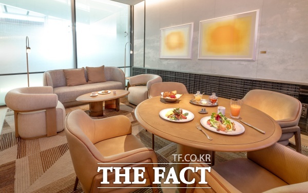 오는 17일부터 운영하는 대한항공 인천공항 제2터미널 일등석 라운지 내부. /대한항공