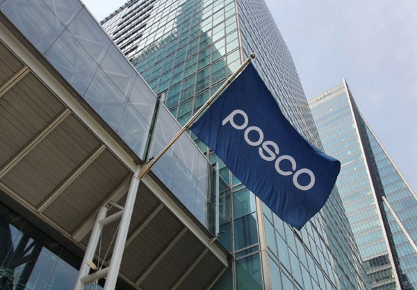 포스코 하청 노동자들을 직고용해야 한다는 대법원 판단이 나왔다. 4년 전에도 같은 취지의 판결이 나온 바 있다./더팩트 DB