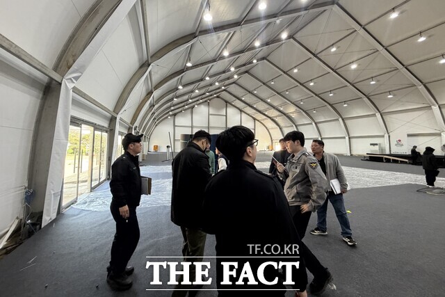 오는 25일 태안국제원예치유박람회 개막을 앞두고 박람회장 안전에 대해 관계 기관 관계자들이 합동 안전 점검을 벌이고 있다. /태안국제원예치유박람회조직위원회