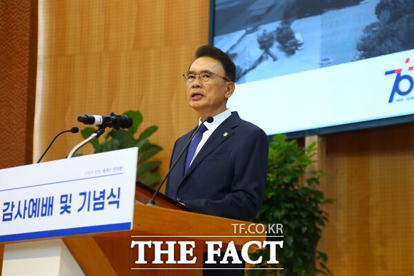 한남대학교가 개교 70년을 맞아 16일 정성균선교관 예배당에서 해외 자매대학, 지역 정치권, 동문 등 각계각층이 참석한 가운데 기념식을 열었다. 이승철 총장이 환영사를 하는 모습. /한남대