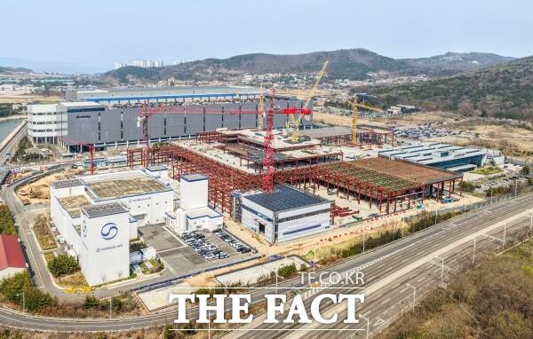 대한항공의 엔진 테스트 셀(ETC), 신(新) 엔진 정비 공장 증축 공사 현장, 운항훈련센터 전경. /대한항공