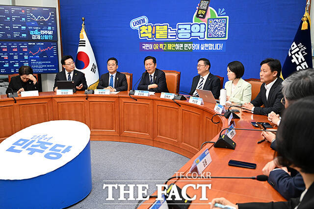 '착!붙 공약 프로젝트' 8호·9호 공약 발표 행사에서 모두발언하는 정 대표.