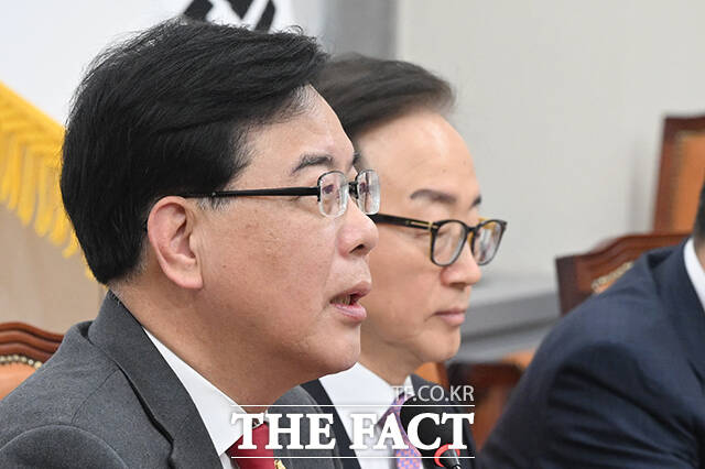 송언석 국민의힘 원내대표가 16일 정원오 더불어민주당 서울시장 후보의 여론조사 왜곡 의혹을 수사 중인 경찰을 향해