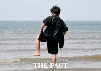  바다로 들어가고 싶은 더위 [포토]