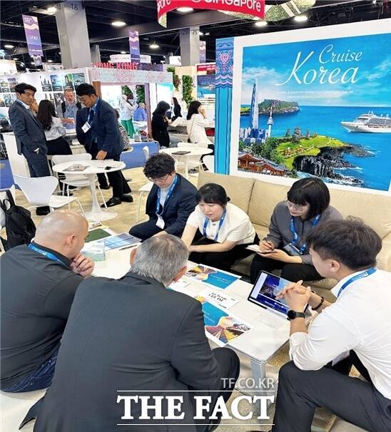 인천시가 13일부터 16일까지 미국 마이애미에서 개최된 세계 최대 크루즈 박람회인 '2026 씨트레이드 크루즈 글로벌'에 참가해 글로벌 선사와 여행사를 대상으로 크루즈 유치 마케팅을 전개했다. /인천시