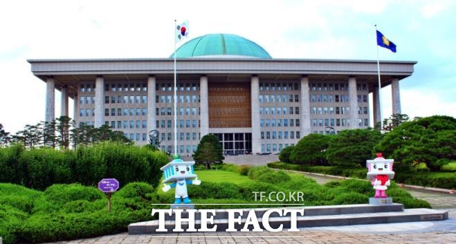 서울 여의도 국회 본관 전경. /더팩트 DB