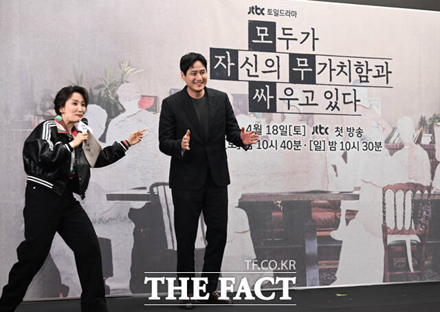 박해준 '넘어지지 않았어요!...마무리는 멋있게!'