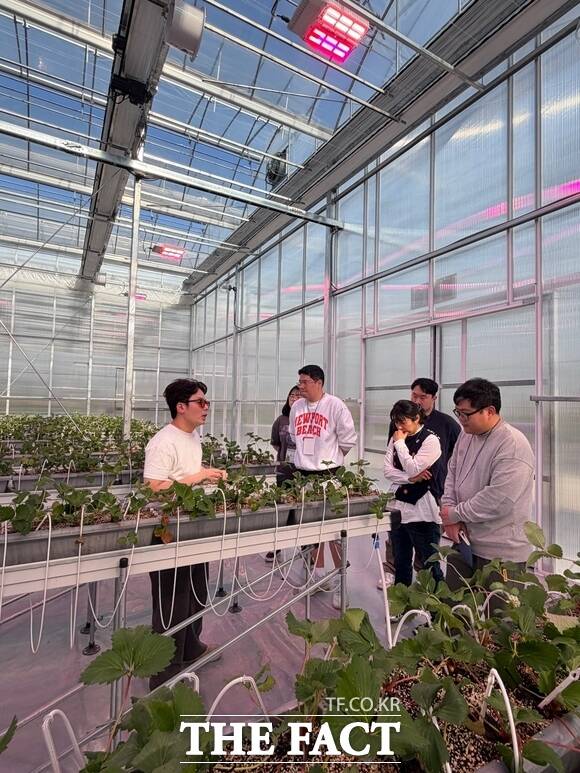 당진시는 16일 스마트팜사관학교 일원에서 '2026 스마트팜 창업 실습 교육 1기' 첫 교육을 실시했다. /당진시