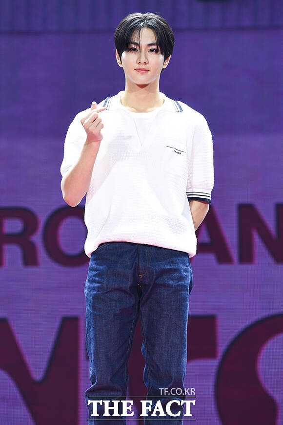 그룹 엔하이픈 정원이 '2026년 서울국제정원박람회'의 홍보대사로 활동한다. 사진은 2024년 7월 서울 송파구 올림픽공원 핸드볼경기장에서 열린 엔하이픈 정규 2집 'ROMANCE : UNTOLD(로맨스 : 언톨드)' 미디어 쇼케이스에 참석한 모습. /서예원 기자