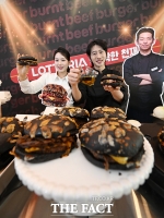  반전 매력의 '번트 비프버거' [포토]