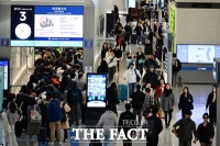  유류할증료 폭탄에 LCC '각자도생'…국제선 줄지어 비운항·감편