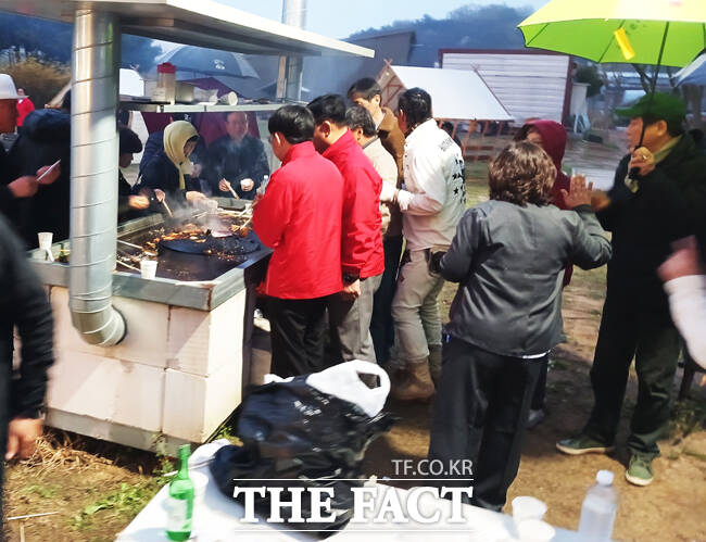 17일 제1회 영(영주시)·봉(봉화군) 이몽룡 음악회가 봄비 속 성황리에 열렸다. /독자 제공