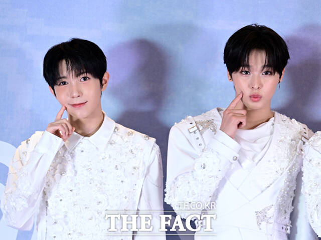 엔시티 위시(NCT WISH) 료, 리쿠, 유우시, 시온, 사쿠야, 재희(왼쪽부터)가 19일 오후 서울 송파구 올림픽공원 KSPO DOME에서 열린 서울 앙코르 공연 및 정규 1집 발매 기념 기자간담회에 참석해 포즈를 취하고 있다. /이새롬 기자