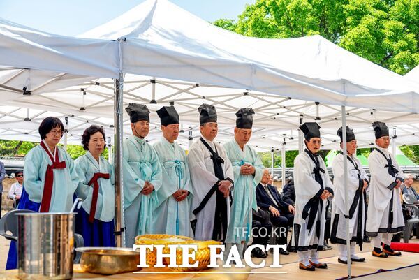 대덕문화원이 주관하는 제29회 동춘당 문화제가 25일 10시부터 대전시 대덕구 동춘당 역사공원에서 개최된다. 사진은 지난해 행사 진행 모습. /대덕문화원