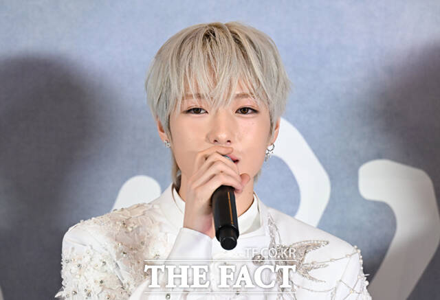 엔시티 위시(NCT WISH) 료, 리쿠, 유우시, 시온, 사쿠야, 재희(왼쪽부터)가 19일 오후 서울 송파구 올림픽공원 KSPO DOME에서 열린 서울 앙코르 공연 및 정규 1집 발매 기념 기자간담회에 참석해 포즈를 취하고 있다. /이새롬 기자