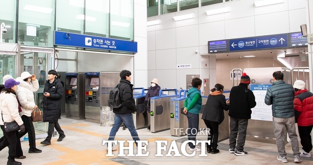 구미시 사곡역사 내부 모습. /구미시