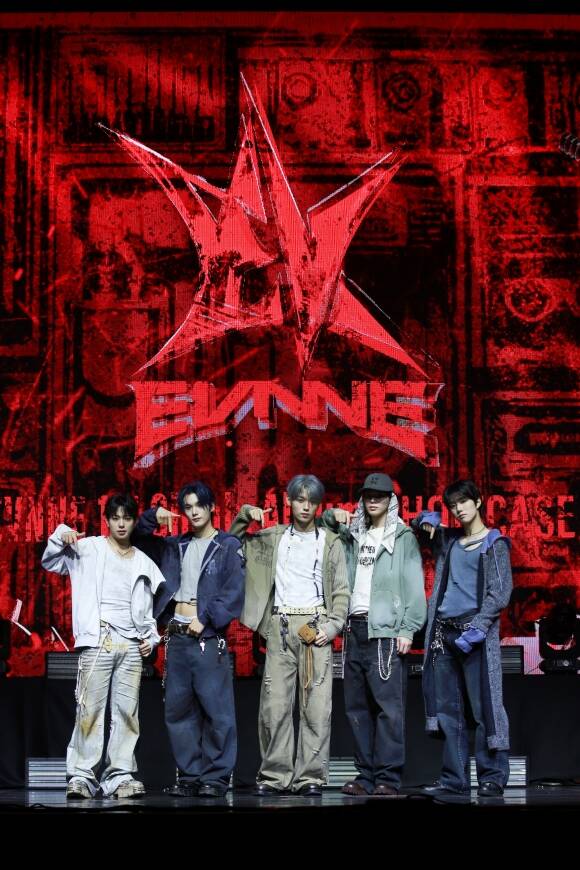 그룹 이븐의 케이타 박한빈 이정현 문정현 박지후(왼쪽부터)가 20일 오후 서울 영등포구 명화라이브홀에서 열린 첫 번째 싱글 뱉어 (Backtalk) 발매 기념 쇼케이스에 참석해 다양한 얘기를 나눴다. /젤리피쉬엔터테인먼트