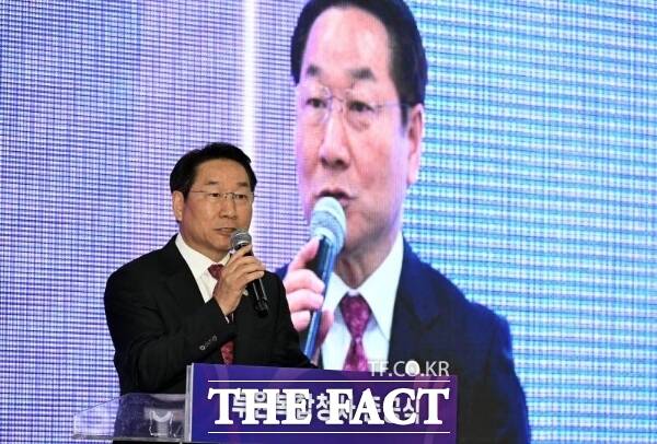 유정복 인천시장이 20일 루원복합청사에서 열린 준공 기념식에서 기념사를 하고 있다./인천시