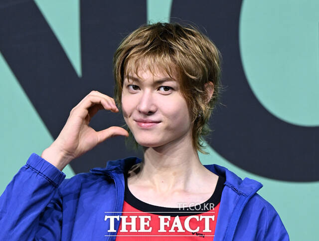 코르티스 마틴, 주훈, 건호, 성현, 제임스(왼쪽부터)가 20일 오후 서울 광진구 예스24 라이브홀에서 열린 미니2집 '그린그린(GREENGREEN)' 타이틀곡 '레드레드(REDRED)' 발표 기념 미디어 쇼케이스에 참석해 포즈를 취하고 있다. /이새롬 기자