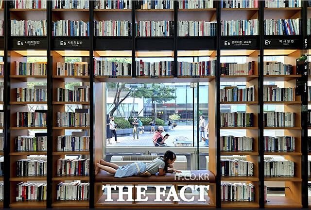 ‘나의 벗 - 김현숙’ 제8회 사진공모전 <사진이 더 팩트다> 대상 수상작.