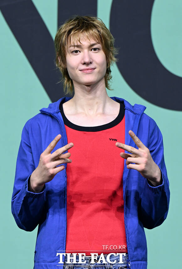 코르티스 마틴, 주훈, 건호, 성현, 제임스(왼쪽부터)가 20일 오후 서울 광진구 예스24 라이브홀에서 열린 미니2집 '그린그린(GREENGREEN)' 타이틀곡 '레드레드(REDRED)' 발표 기념 미디어 쇼케이스에 참석해 포즈를 취하고 있다. /이새롬 기자