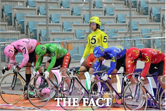 광명스피돔에서 정종진이 특선급 경주 시작에 앞서 출발대 위에 서 있다./국민체육진흥공단